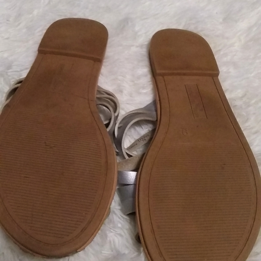 shoes - Picture 3 of 3